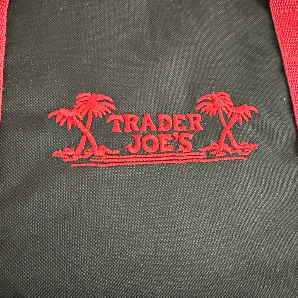 Trader Joes Insulated Reusable Shopping Tote Bag Zip Top Black Red Embroidered - Picture 6 of 9